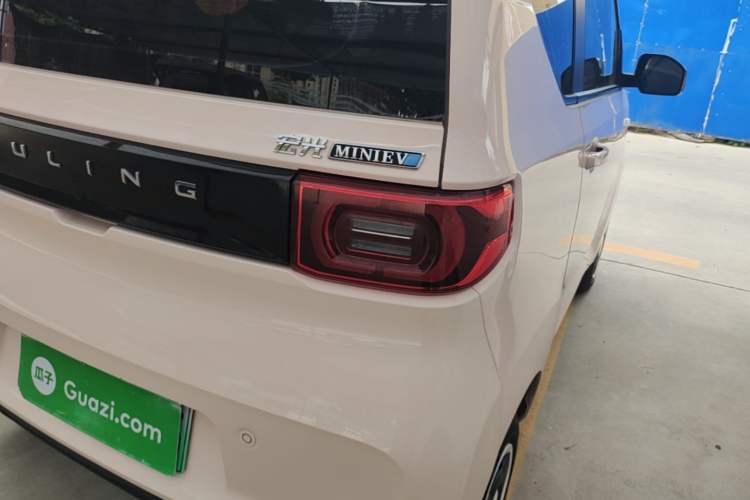 Used Wuling Hongguang MINIEV 2022 Macaron Premium Model – Lithium Iron Phosphate Right Rear Taillight