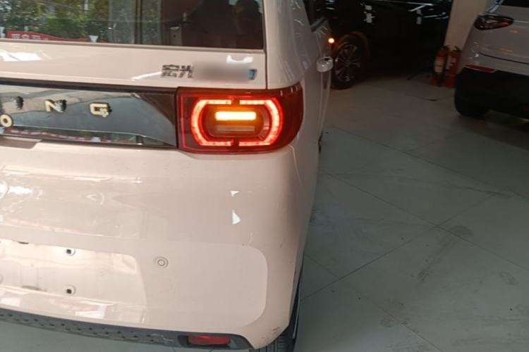 Used Wuling Hongguang MINIEV 2022 Macaron Premium Model – Lithium Iron Phosphate Right Rear Taillight