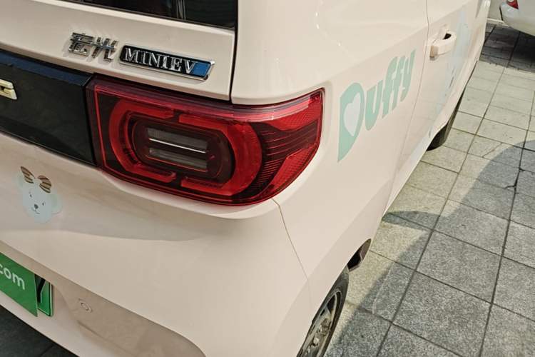Used Wuling Hongguang MINIEV 2022 Macaron Fashion Model Lithium Iron Phosphate Right Rear Taillight