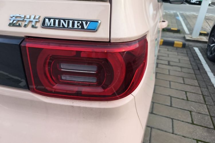 Used Wuling Hongguang MINIEV 2022 Macaron Premium Model – Lithium Iron Phosphate Right Rear Taillight