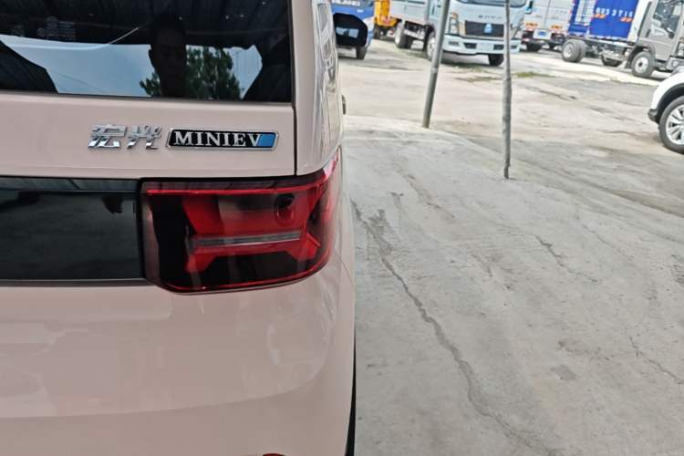 Used Wuling Hongguang MINIEV 2022 GAMEBOY 300km Enthusiast Model with Lithium Iron Phosphate Right Rear Taillight