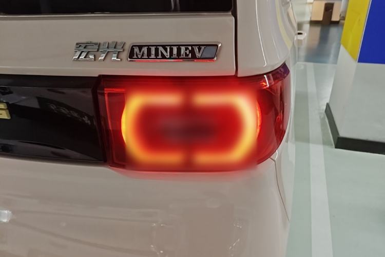 Used Wuling Hongguang MINIEV 2022 Macaron Premium Model – Lithium Ternary Battery Right Rear Taillight