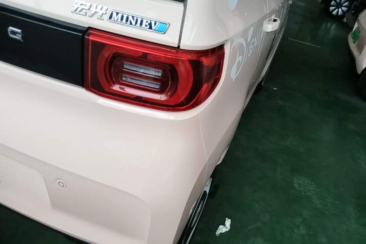 Used Wuling Hongguang MINIEV 2022 Macaron Fashion Model Lithium Iron Phosphate Right Rear Taillight