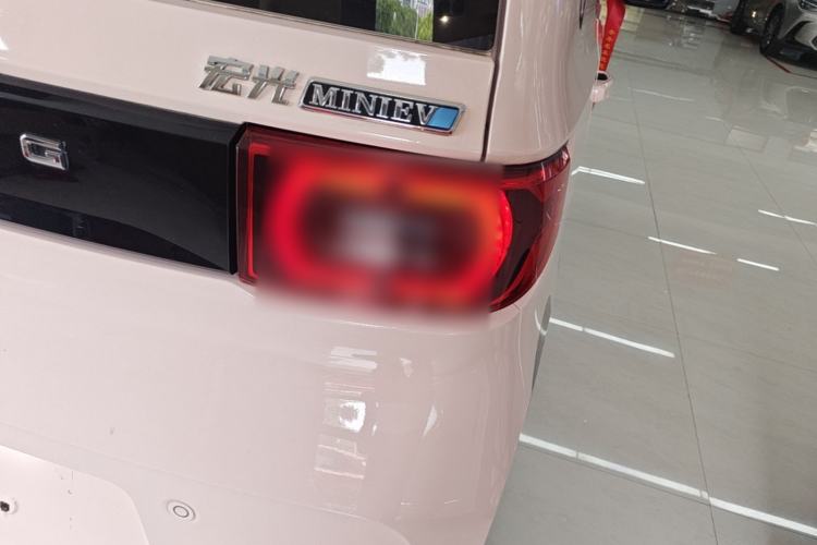 Used Wuling Hongguang MINIEV 2022 Macaron Premium Model – Lithium Ternary Battery Right Rear Taillight
