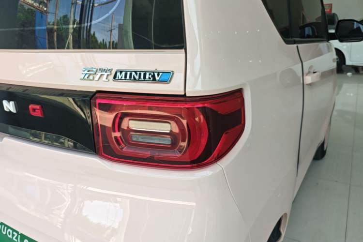 Used Wuling Hongguang MINIEV 2022 Macaron Premium Model – Lithium Iron Phosphate Right Rear Taillight