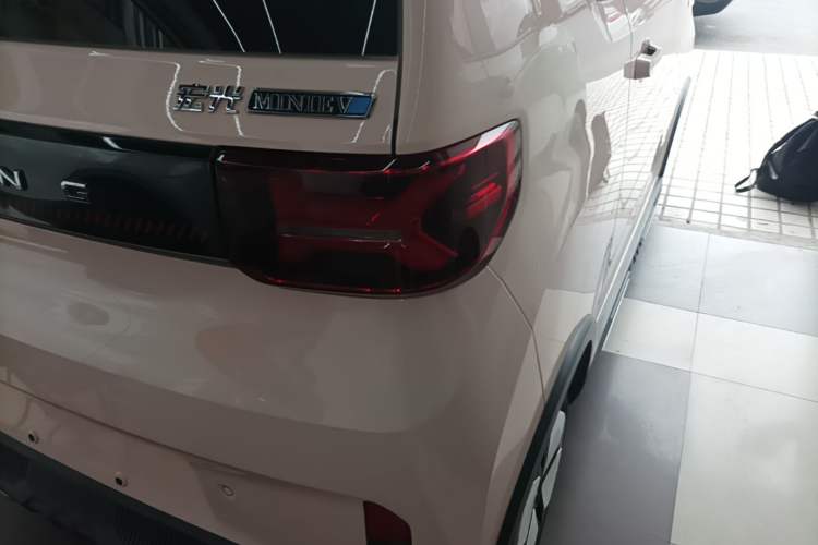 Used Wuling Hongguang MINIEV 2022 GAMEBOY 300km Play Edition Lithium Iron Phosphate Right Rear Taillight