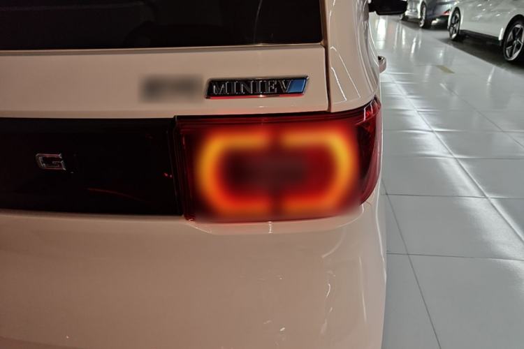 Used Wuling Hongguang MINIEV 2022 Macaron Premium Model – Lithium Iron Phosphate Right Rear Taillight