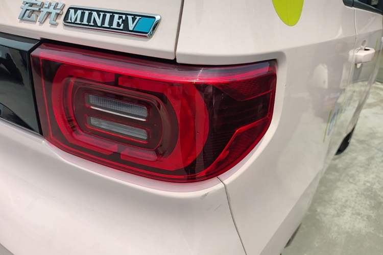 Used Wuling Hongguang MINIEV 2022 Macaron Fashion Model Lithium Iron Phosphate Right Rear Taillight