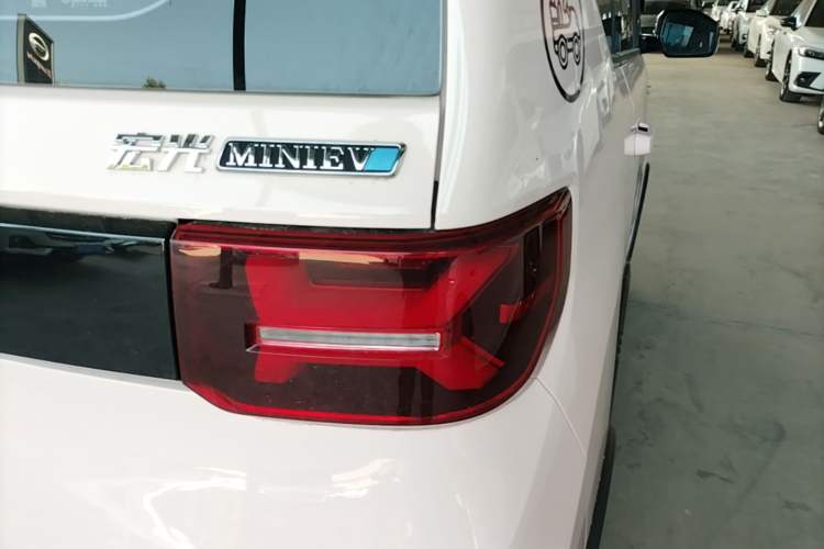 Used Wuling Hongguang MINIEV 2022 GAMEBOY 200km Gaming Edition with Lithium Iron Phosphate Right Rear Taillight