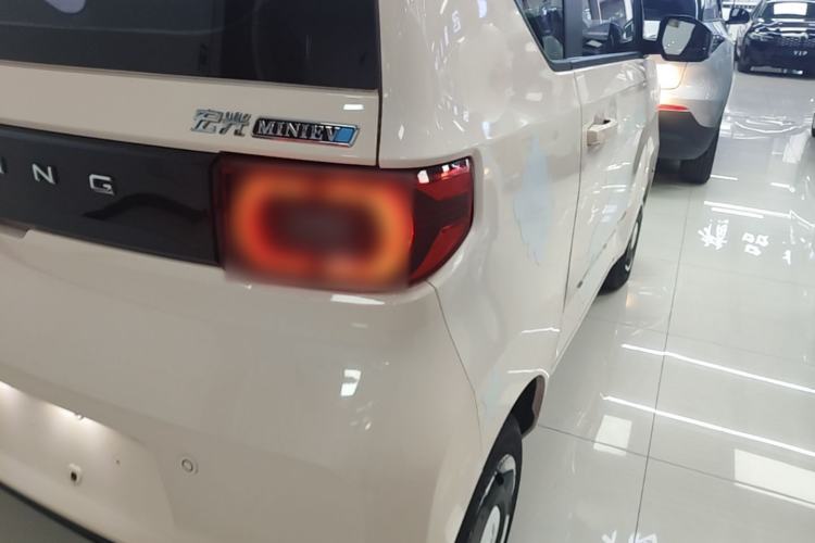 Used Wuling Hongguang MINIEV 2022 Macaron Premium Model – Lithium Iron Phosphate Right Rear Taillight