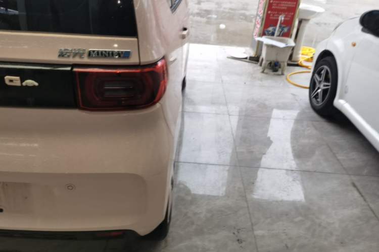 Used Wuling Hongguang MINIEV 2022 Macaron Premium Model – Lithium Iron Phosphate Right Rear Taillight
