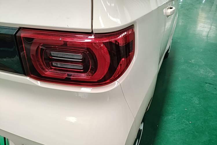 Used Wuling Hongguang MINIEV 2022 Macaron Premium Model – Lithium Iron Phosphate Right Rear Taillight