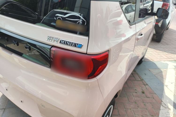 Used Wuling Hongguang MINIEV 2022 Macaron Premium Model – Lithium Iron Phosphate Right Rear Taillight