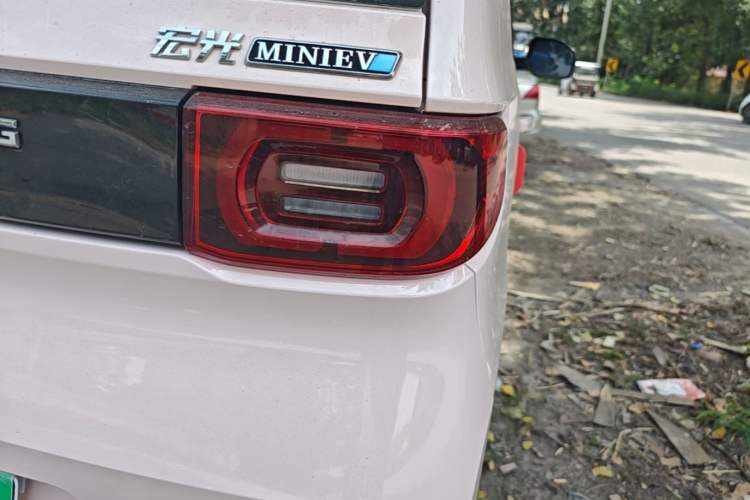Used Wuling Hongguang MINIEV 2022 Macaron Fashion Model Lithium Iron Phosphate Right Rear Taillight