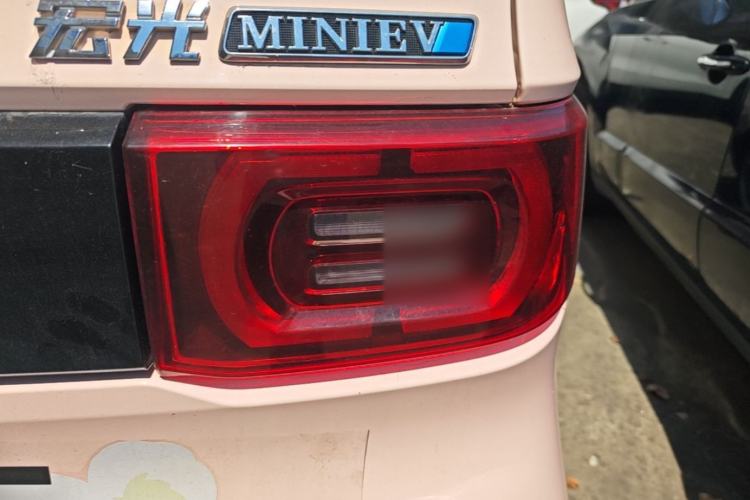 Used Wuling Hongguang MINIEV 2022 Macaron Premium Model – Lithium Iron Phosphate Right Rear Taillight