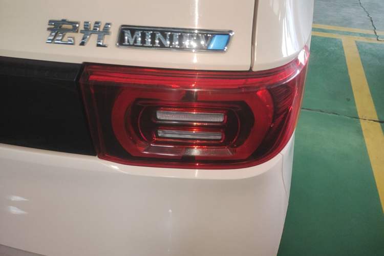 Used Wuling Hongguang MINIEV 2022 Macaron Premium Model – Lithium Iron Phosphate Right Rear Taillight