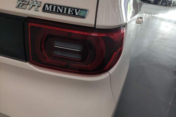 Used Wuling Hongguang MINIEV 2022 Macaron Premium Model – Lithium Ternary Battery Right Rear Taillight