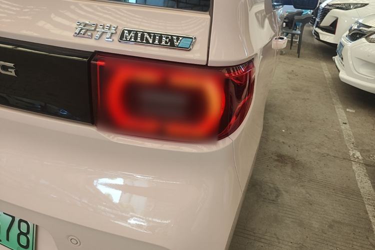 Used Wuling Hongguang MINIEV 2022 Macaron Premium Model – Lithium Ternary Battery Right Rear Taillight
