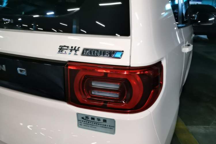 Used Wuling Hongguang MINIEV 2022 Macaron Premium Model – Lithium Iron Phosphate Right Rear Taillight