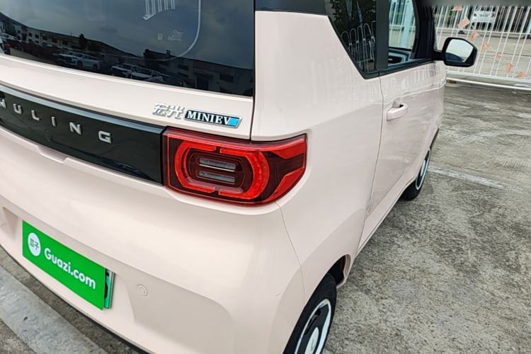 Used Wuling Hongguang MINIEV 2022 Macaron Premium Model – Lithium Iron Phosphate Right Rear Taillight