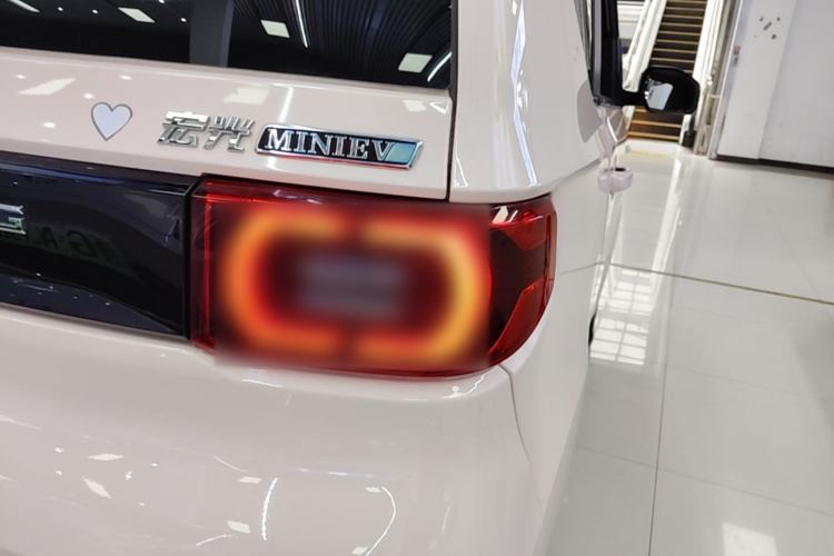 Used Wuling Hongguang MINIEV 2022 Macaron Premium Model – Lithium Iron Phosphate Right Rear Taillight