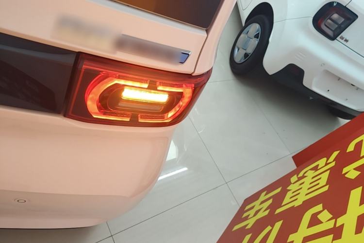 Used Wuling Hongguang MINIEV 2022 Macaron Premium Model – Lithium Iron Phosphate Right Rear Taillight