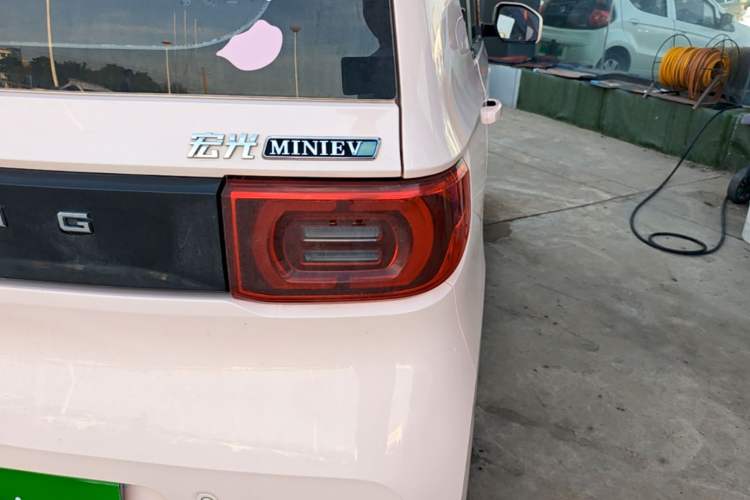 Used Wuling Hongguang MINIEV 2022 Macaron Premium Model – Lithium Iron Phosphate Right Rear Taillight