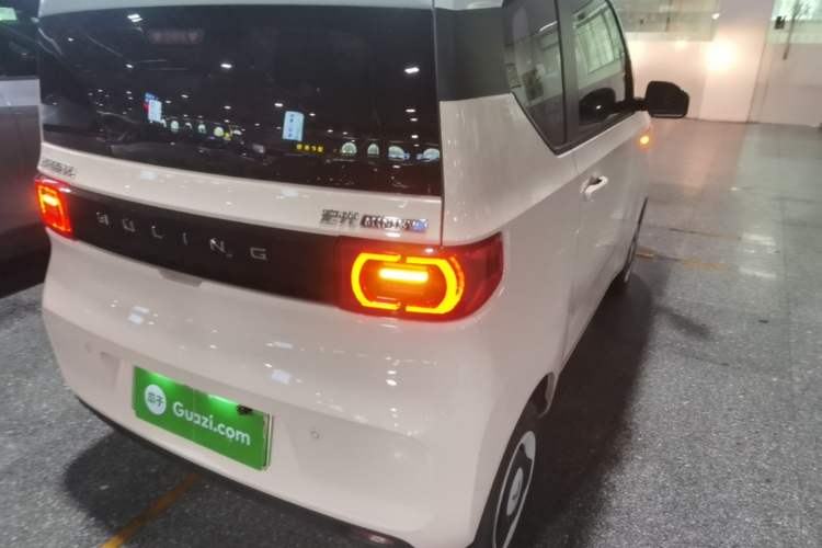 Used Wuling Hongguang MINIEV 2022 Macaron Premium Model – Lithium Iron Phosphate Right Rear Taillight