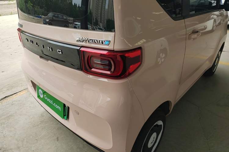 Used Wuling Hongguang MINIEV 2022 Macaron Premium Model – Lithium Iron Phosphate Right Rear Taillight