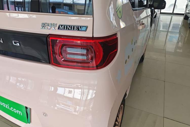 Used Wuling Hongguang MINIEV 2022 Macaron Premium Model – Lithium Iron Phosphate Right Rear Taillight