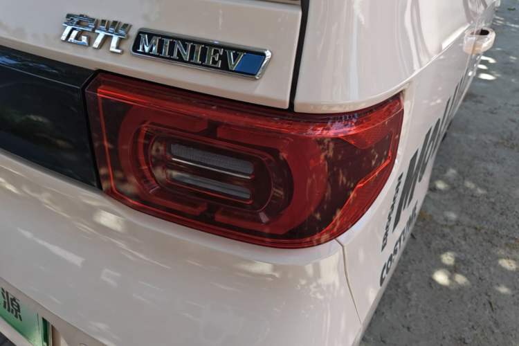 Used Wuling Hongguang MINIEV 2022 Zizai Version Lithium Iron Phosphate Right Rear Taillight