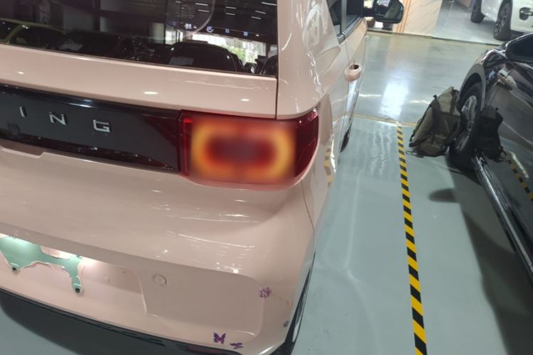 Used Wuling Hongguang MINIEV 2022 Macaron Premium Model – Lithium Iron Phosphate Right Rear Taillight