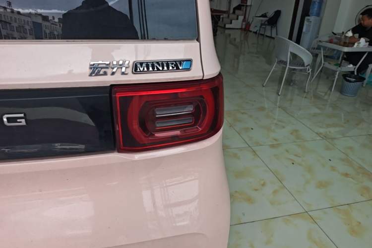 Used Wuling Hongguang MINIEV 2022 Macaron Fashion Model Lithium Iron Phosphate Right Rear Taillight