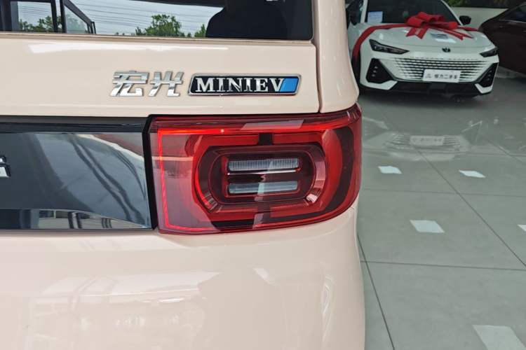 Used Wuling Hongguang MINIEV 2022 Macaron Fashion Model Lithium Iron Phosphate Right Rear Taillight