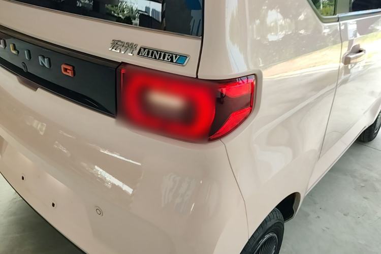 Used Wuling Hongguang MINIEV 2022 Macaron Premium Model – Lithium Iron Phosphate Right Rear Taillight