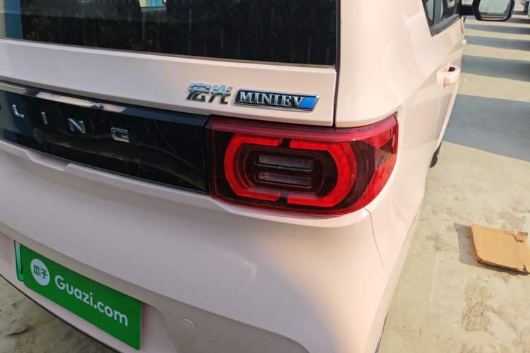 Used Wuling Hongguang MINIEV 2022 Macaron Premium Model – Lithium Iron Phosphate Right Rear Taillight