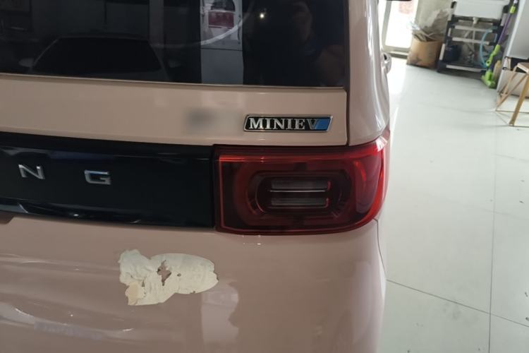 Used Wuling Hongguang MINIEV 2022 Macaron Premium Model – Lithium Iron Phosphate Right Rear Taillight