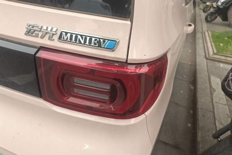 Used Wuling Hongguang MINIEV 2022 Macaron Premium Model – Lithium Ternary Battery Right Rear Taillight