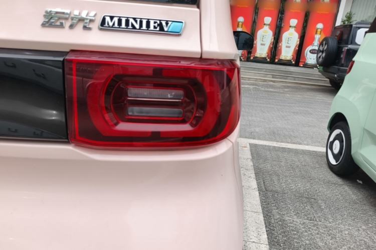 Used Wuling Hongguang MINIEV 2022 Macaron Premium Model – Lithium Iron Phosphate Right Rear Taillight