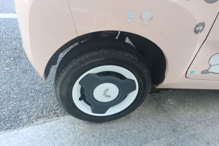 Used Wuling Hongguang MINIEV 2022 Macaron Premium Model – Lithium Iron Phosphate Right Rear Wheel Hub