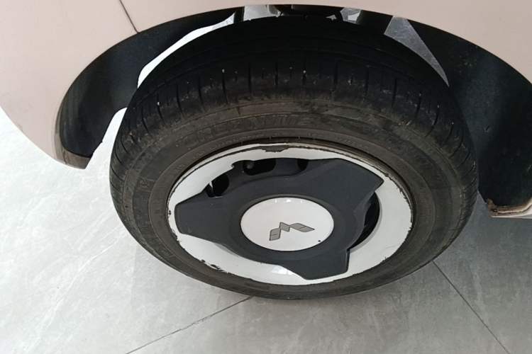 Used Wuling Hongguang MINIEV 2022 Macaron Premium Model – Lithium Iron Phosphate Right Rear Wheel Hub