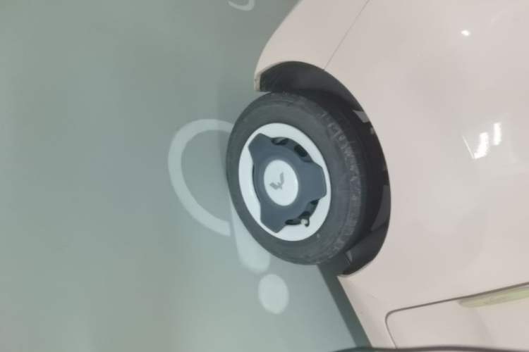Used Wuling Hongguang MINIEV 2022 Macaron Premium Model – Lithium Ternary Battery Right Rear Wheel Hub