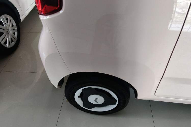 Used Wuling Hongguang MINIEV 2022 Macaron Premium Model – Lithium Iron Phosphate Right Rear Wheel Hub