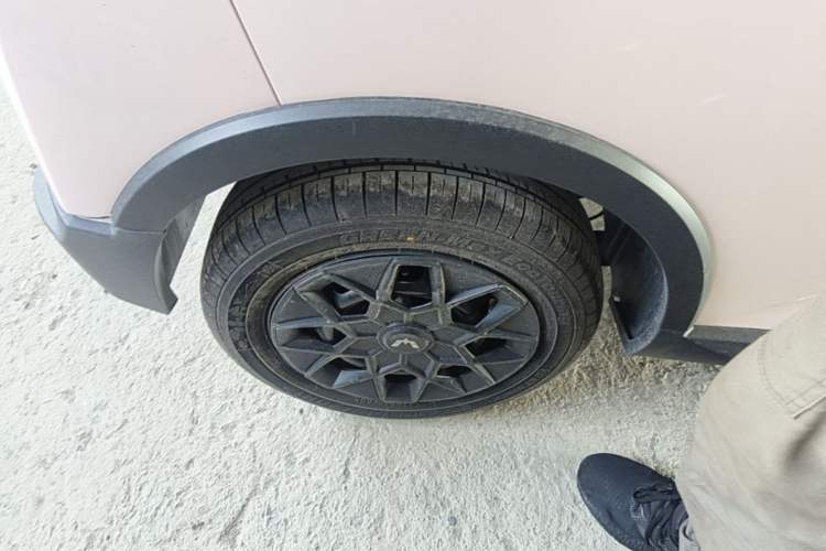 Used Wuling Hongguang MINIEV 2022 GAMEBOY 200km Play Edition with Lithium Iron Phosphate Right Rear Wheel Hub