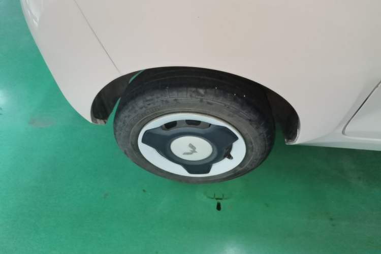 Used Wuling Hongguang MINIEV 2022 Macaron Premium Model – Lithium Iron Phosphate Right Rear Wheel Hub