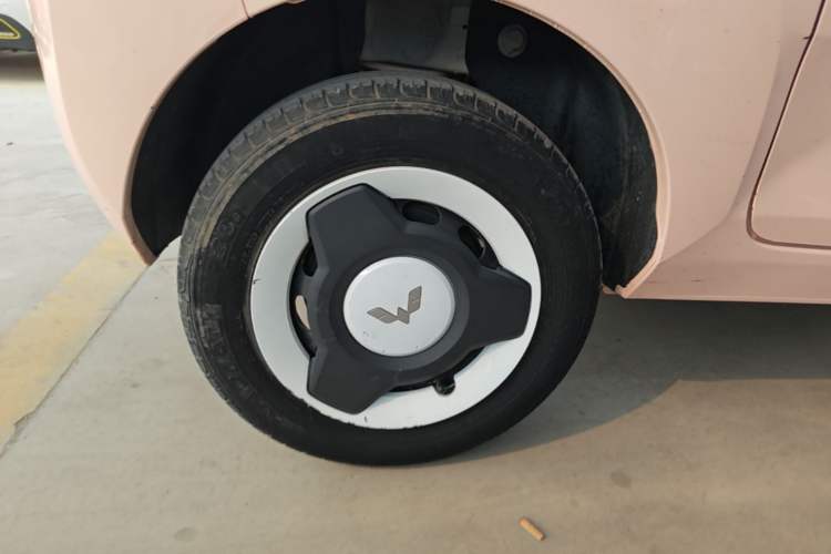 Used Wuling Hongguang MINIEV 2022 Macaron Premium Model – Lithium Iron Phosphate Right Rear Wheel Hub