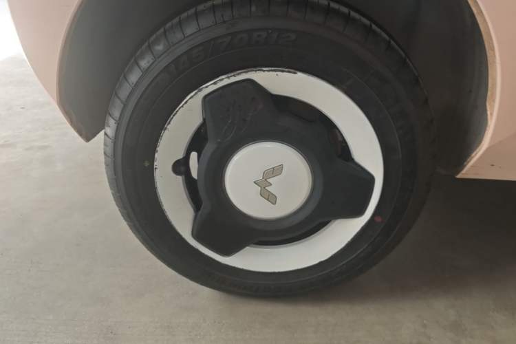 Used Wuling Hongguang MINIEV 2022 Macaron Premium Model – Lithium Iron Phosphate Right Rear Wheel Hub