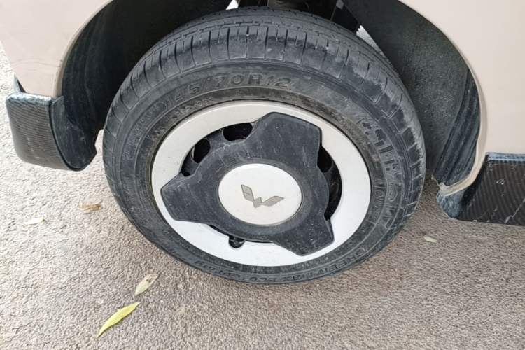 Used Wuling Hongguang MINIEV 2022 Macaron Premium Model – Lithium Iron Phosphate Right Rear Wheel Hub