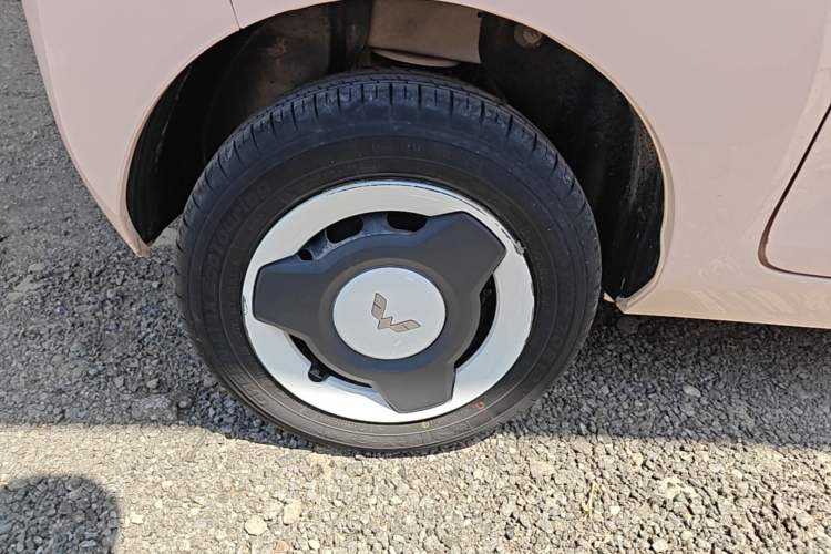 Used Wuling Hongguang MINIEV 2022 Macaron Premium Model – Lithium Iron Phosphate Right Rear Wheel Hub