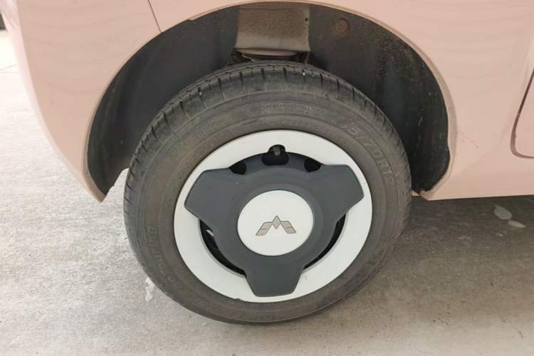 Used Wuling Hongguang MINIEV 2022 Macaron Premium Model – Lithium Iron Phosphate Right Rear Wheel Hub